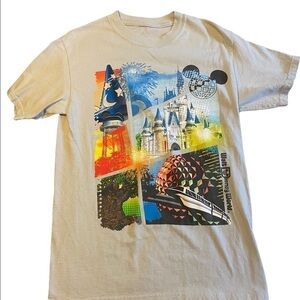 𝅺disney Land Tshirt size s